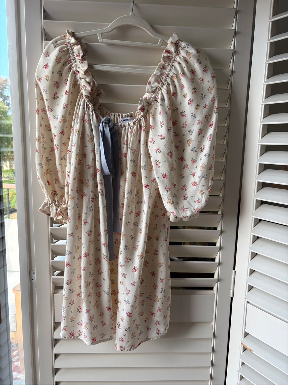 Rumored Cream Floral Puff-Sleeve Dress with Blue Tie